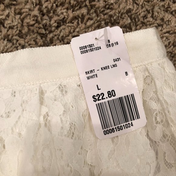 NEW Forever 21 white lace skirt - Picture 6 of 6
